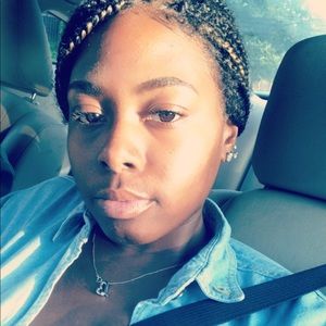 Meet your Posher, Asha